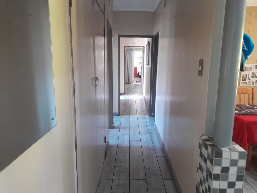 4 Bedroom Property for Sale in Oos Einde North West